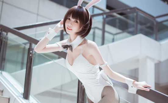 《圣人惠兔女郎》:你的负卿小姐姐带来的超可爱角色扮演