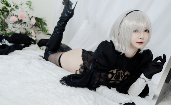 51酱小姐姐cos《2B黑婚纱》,一场黑色婚纱的神秘邂逅!