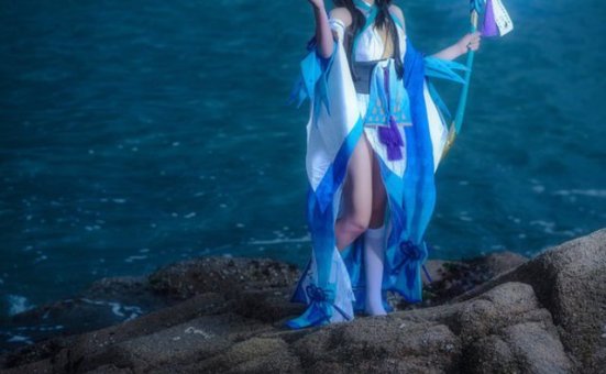 coser@_Azusaa_在《阴阳师》化身美丽的“占卜师”八百比丘尼