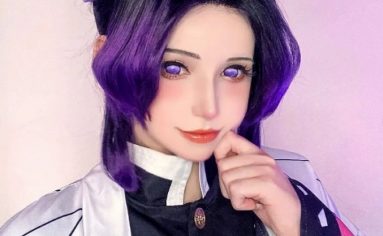 coser@alexy_sky_在漫画《鬼灭之刃》中化身“极甜的”蝴蝶忍