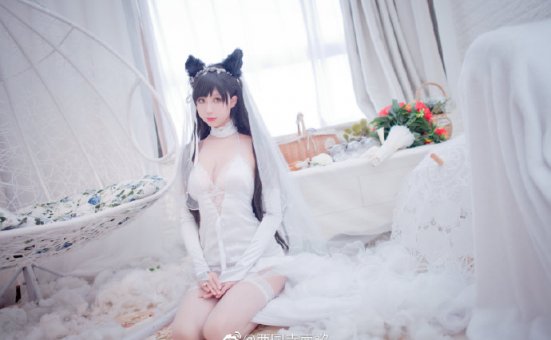 西园寺南歌cos《碧蓝航线》爱宕,迷恋性感的“白花的誓言”