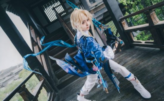 [崩坏：星穹铁道]Kitaro_绮太郎cos彦卿，英姿潇洒剑舞星空