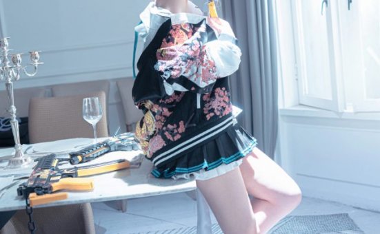 [蔚蓝档案]w百合欧皇子w cos美甘妮露，展现千禧年特工的酷帅与美丽