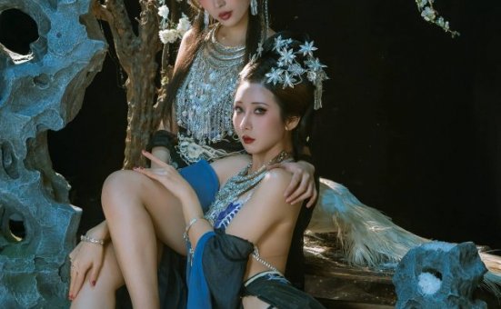 探秘苗疆:coser轩萧学姐与云溪溪带你体验异域风情