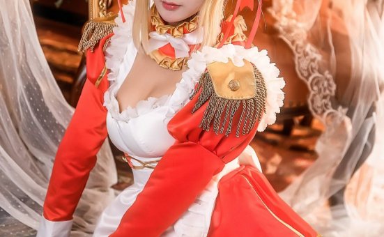 羽生三未再现经典：尼禄·克劳狄乌斯COSPLAY魅力四射