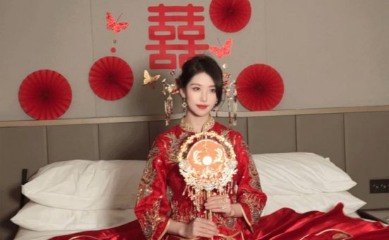 抖娘-利世cos新娘 | 抖娘利世_伴郎团·新娘 礼服cos [55P2V-811MB]