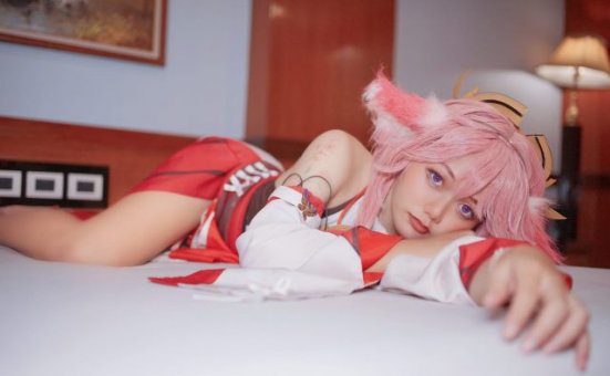 雪猫Yuki《原神》八重神子COS:完美诠释巫女的可爱与性感