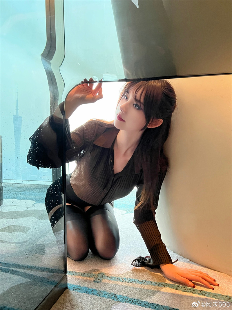 就是阿朱啊全集图片,网红阿朱无处安放的小手