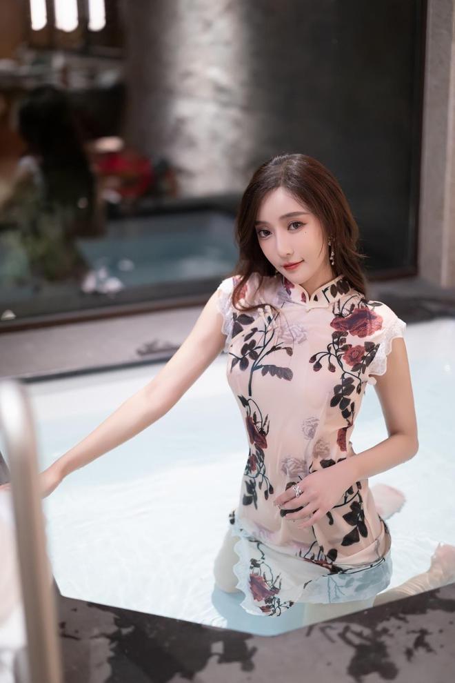 王馨瑶私房照合集分享,旗袍魅力的完美绽放