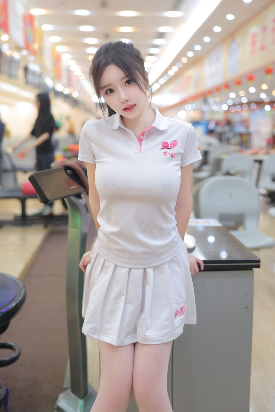 小薯条nienie 保龄球馆场景拍摄