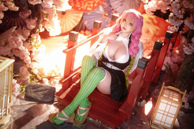 鬼灭之刃COSPLAY:菌烨tako再现甘露寺蜜璃的迷人魅力