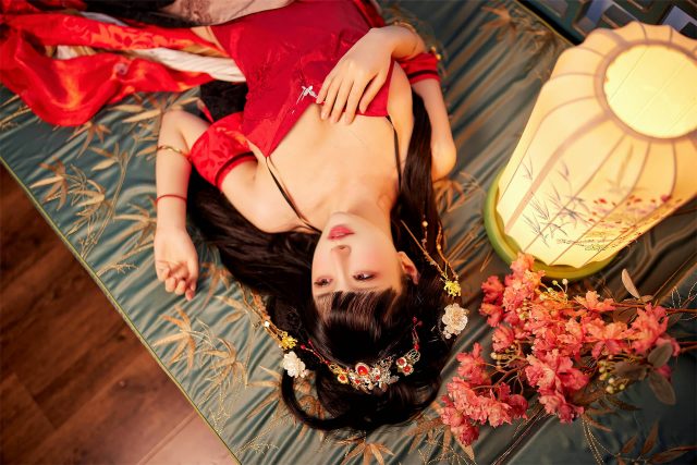 从《碧蓝航线》到现实:Shika小鹿鹿的“逸仙”同人凤冠霞帔之美