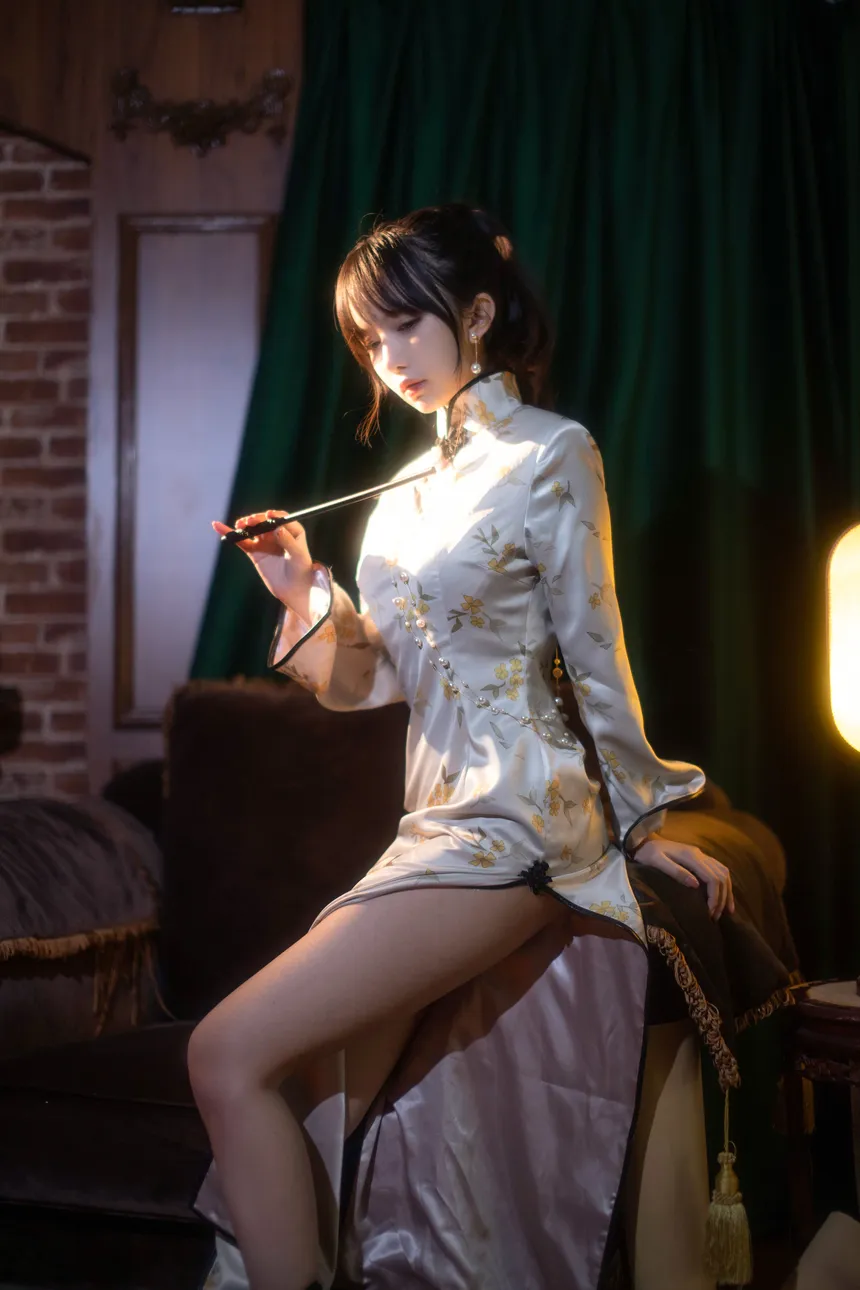 Shika小鹿鹿 – 中秋旗袍,曼妙的身姿展现得淋漓尽致