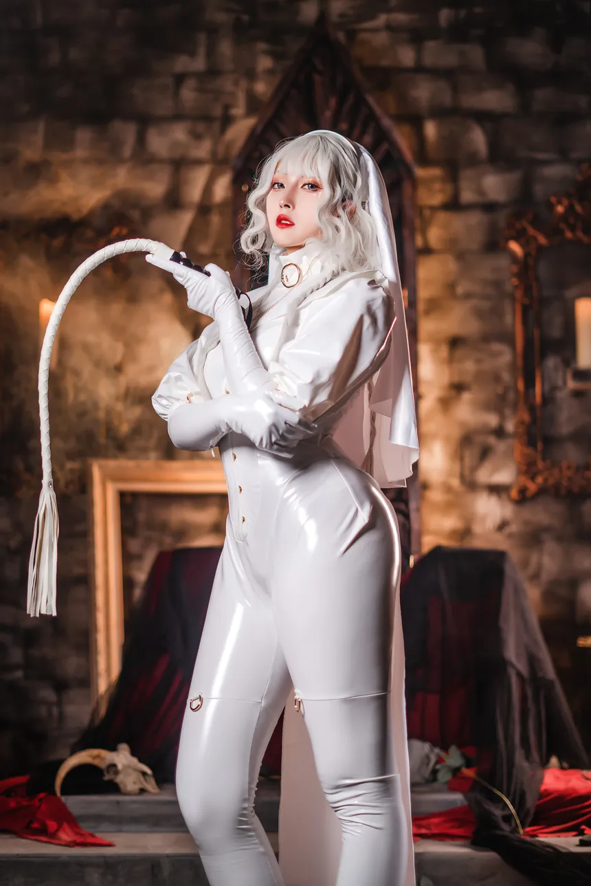 Natsuko夏夏子 – 白修女