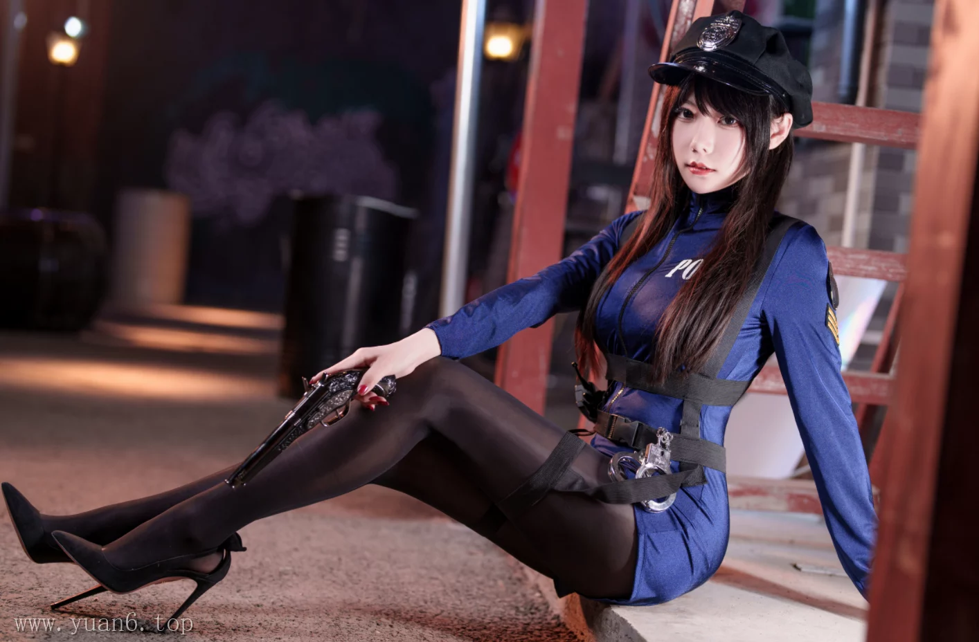 美图欣赏丨Coser香草喵露露:NO.62-十一月舰长[40P-1V-1.55G]