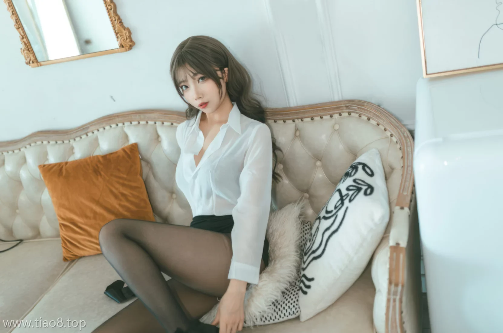 美图欣赏丨Coser杏仁曲奇:NO.011-OL额外时间[61P-315.1M]