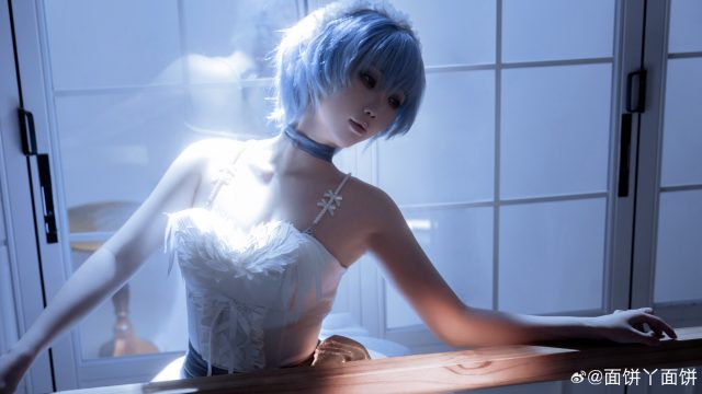 当福音战士走进芭蕾教室:面饼仙儿绫波丽COS诠释冷感舞者