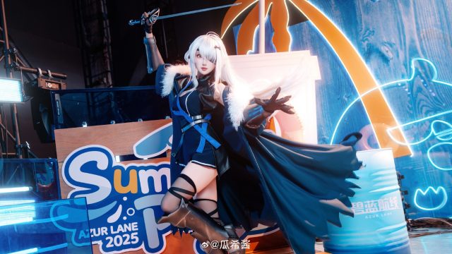 瓜希酱基洛夫COS:完美演绎霓虹舞台上舰队战士的冷艳与锋芒