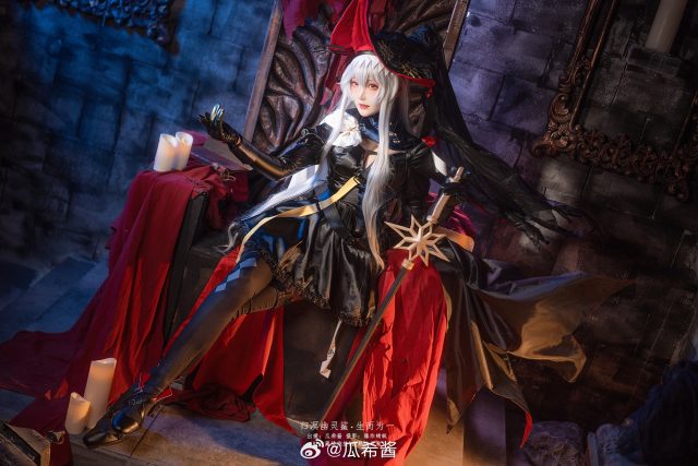 瓜希酱归溟幽灵鲨COS:演绎明日方舟深海猎杀者的冷艳与危险