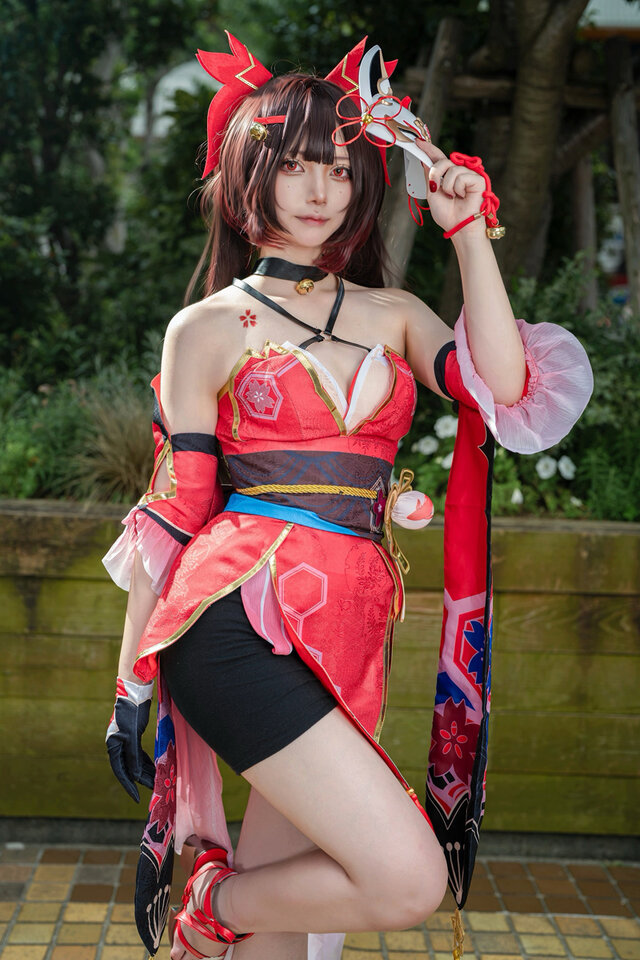 假面愚者降临池袋!Noameron绝美花火cos欢愉少女神韵拉满