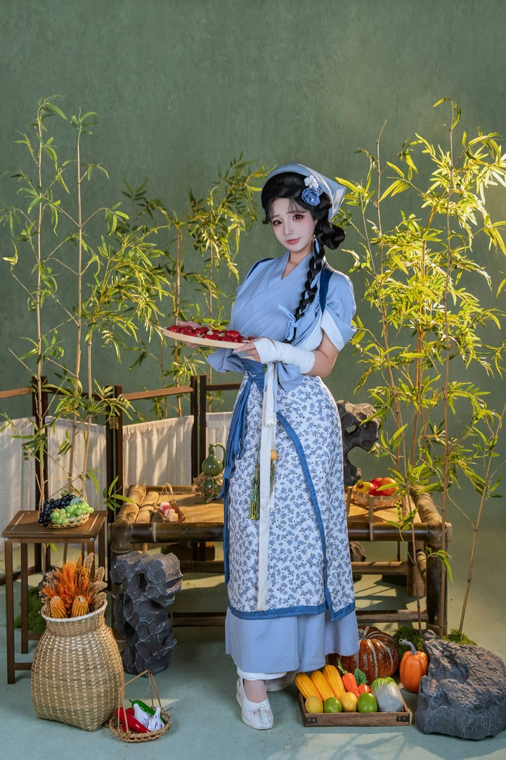 yuuhui玉汇青衫田舍女cos赏析:质朴田园里的古风少女韵味
